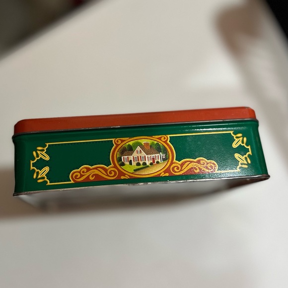 Toll House Cookie Tin - Picture 2 of 3